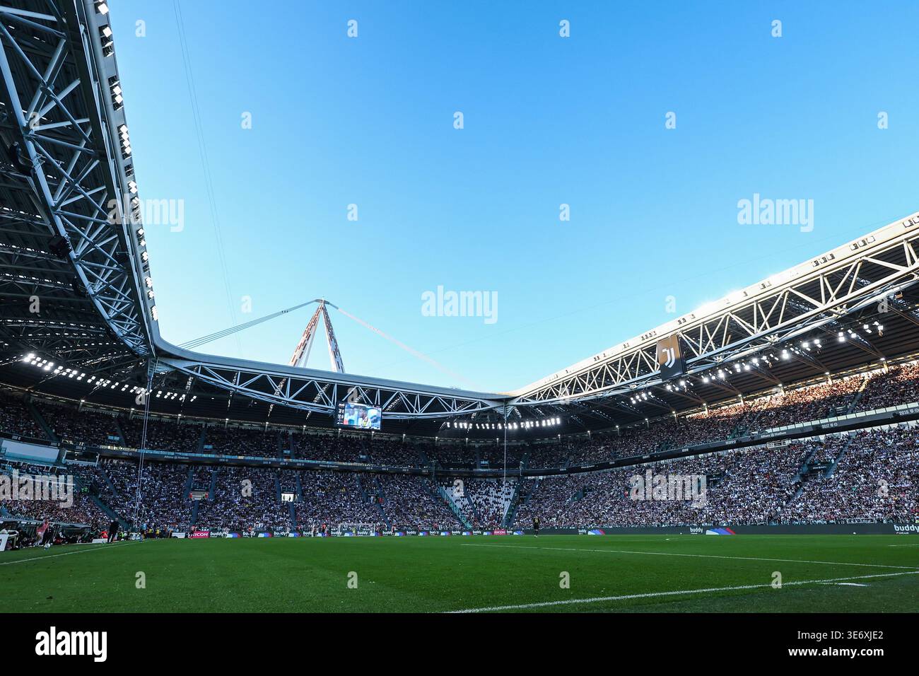 Una vista generale all'interno dello stadio durante la partita di calcio di serie A 2025/26 tra Juventus FC e Genoa CFC allo stadio Allianz di Torino Foto Stock