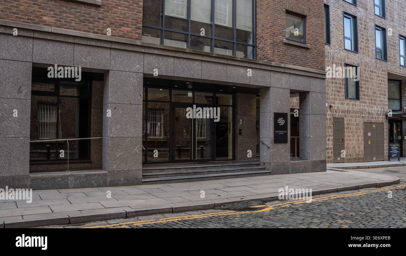 Dublino, Dublino, Irlanda - 1 aprile 2026: Squarespace House, sede europea a Dublino 8 in Ship Street Great Foto Stock
