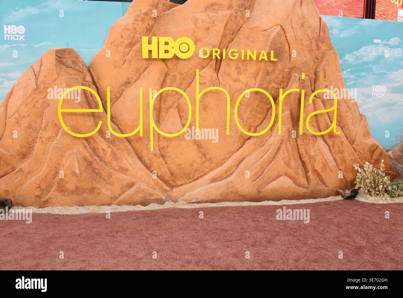 HOLLYWOOD, CALIFORNIA - 07 APRILE: Atmosfera alla premiere di Los Angeles della terza stagione "Euphoria" della HBO al TCL Chinese Theatre il 7 aprile 2026 a Holl Foto Stock
