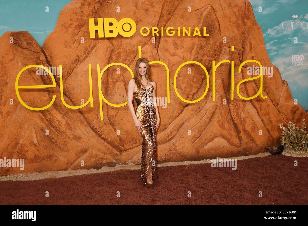 HOLLYWOOD, CALIFORNIA - 07 APRILE: Hunter Schafer partecipa alla premiere di Los Angeles della terza stagione di 'Euphoria' della HBO al TCL Chinese Theatre il 7 aprile 202 Foto Stock