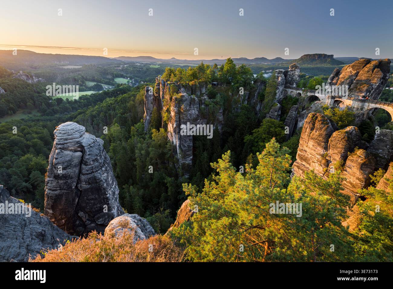 Bastei Bridge, Bastei, Svizzera Sassone National Park, in Sassonia, Germania Foto Stock