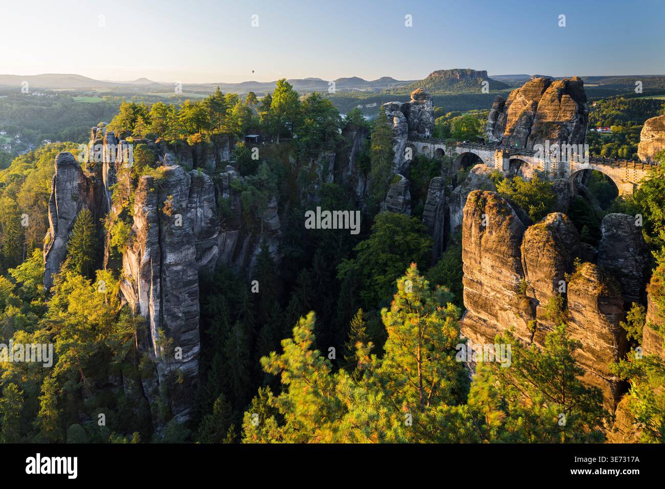 Bastei Bridge, Bastei, Svizzera Sassone National Park, in Sassonia, Germania Foto Stock