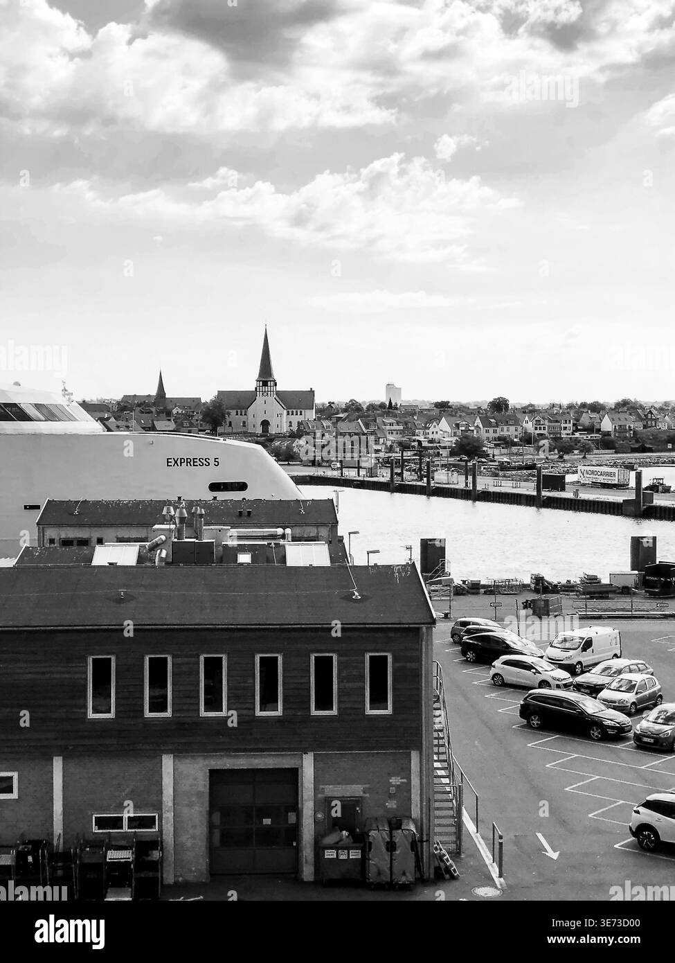 Vista di Ronne dal traghetto, Ronne, traghetto, porto, nave, città, Bornholm, regione capitale, regione Hovedstaden, città, costa, Danimarca, Scandinavia Foto Stock