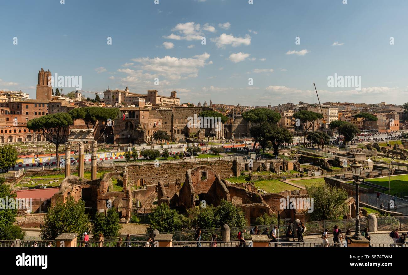 vista panoramica aerea panoramica del foro Romano in primavera, Roma, Italia Foto Stock