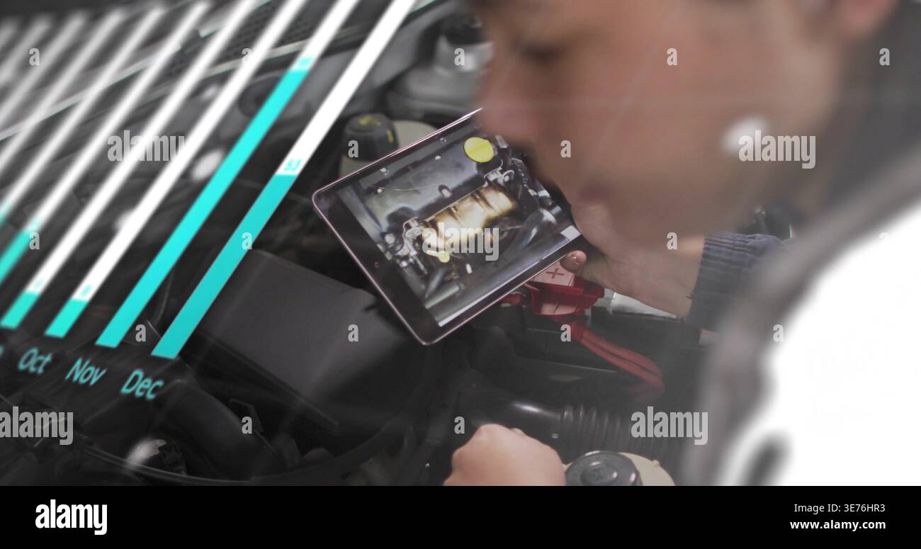 Tablet di tenuta, tecnico donna che ispeziona il motore in officina, giacca scura, sovrapposizione dati, spazio copia Foto Stock