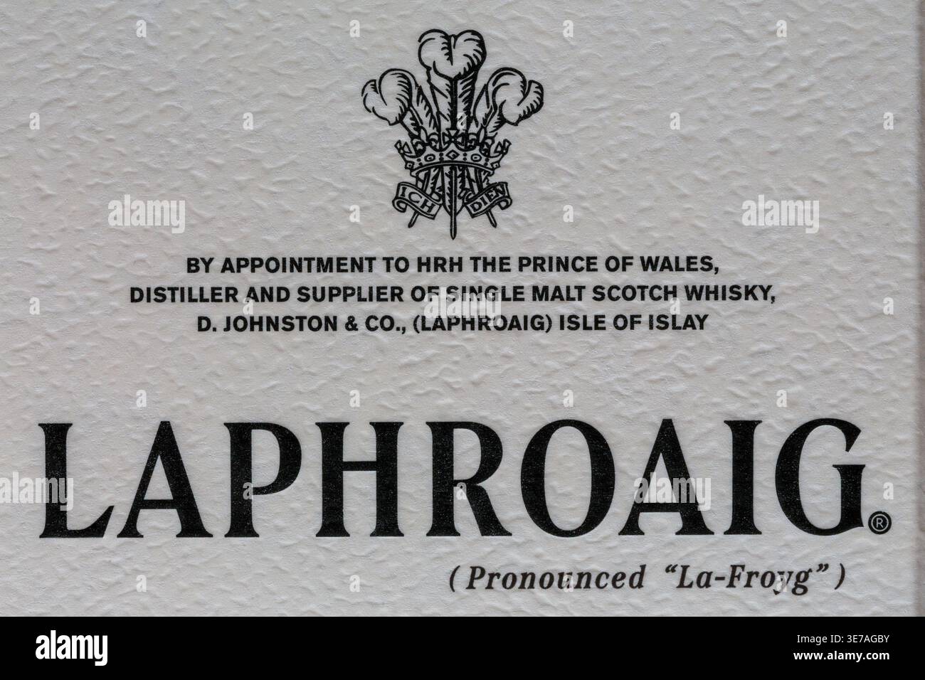 Royal Warrant del Regno Unito sulla scatola di Laphroaig Islay Single Malt Scotch Whisky - su nomina di S a R il Principe di Galles Foto Stock