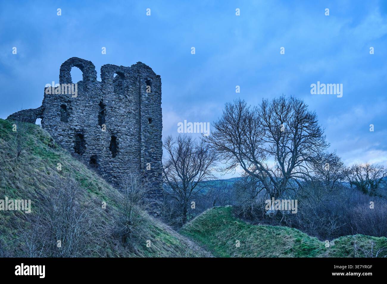 Castello di Clun, Shropshire, al crepuscolo in inverno Foto Stock