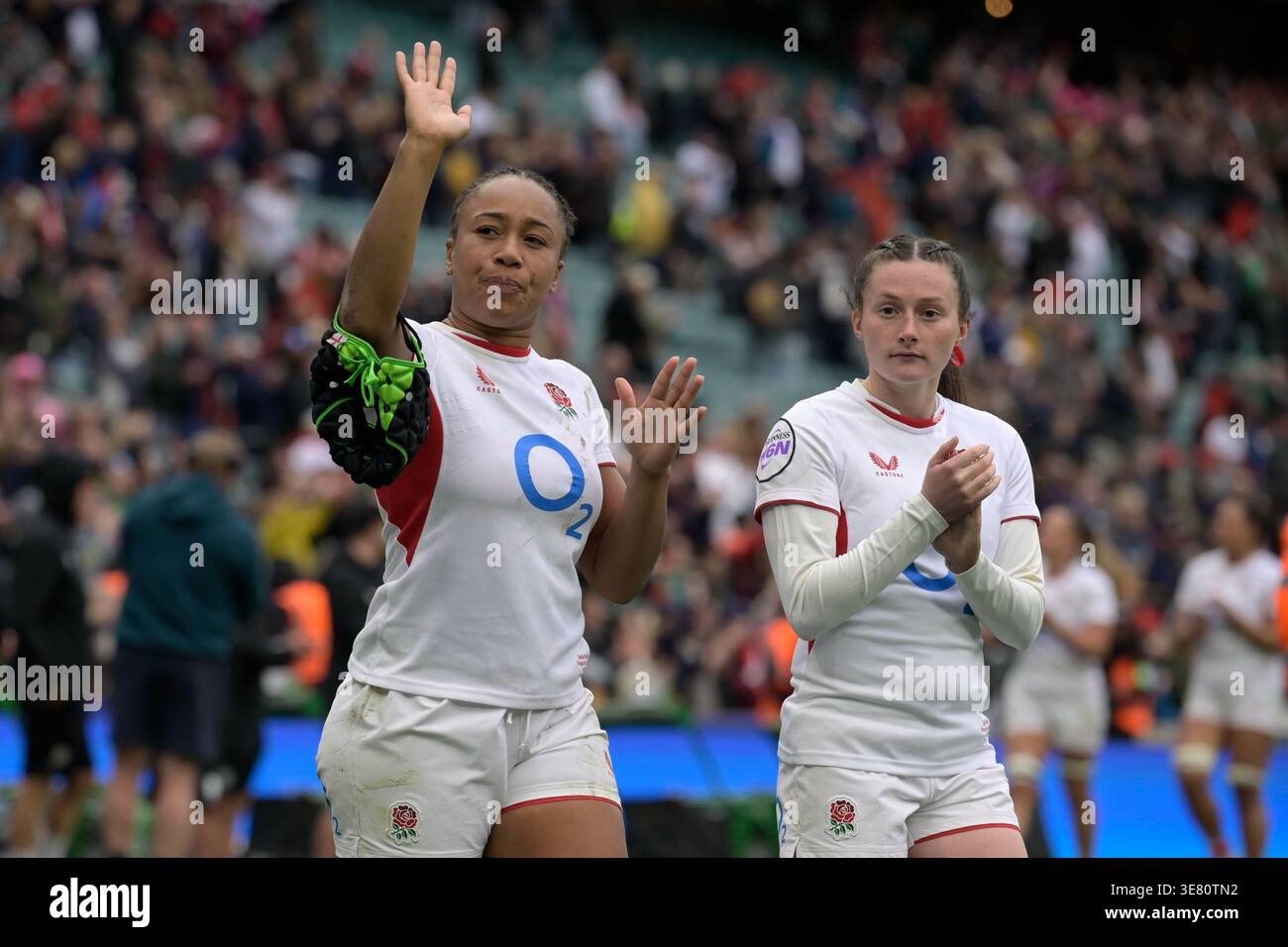 Londra, Regno Unito. 11 aprile 2026. L'Inghilterra Sadia Kabeya e Lucy Packer alla Guiness Women's Six Nations - Inghilterra contro Irlanda all'Allianz Stadium. Crediti: Silvina Brodersohn/Alamy Live News Foto Stock