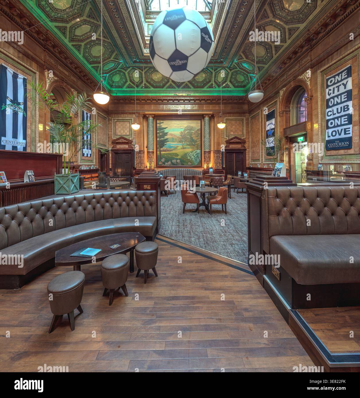 Una vista interna del Centurion Bar presso la stazione centrale di Newcastle, Newcastle upon Tyne senza persone sulla scena Foto Stock