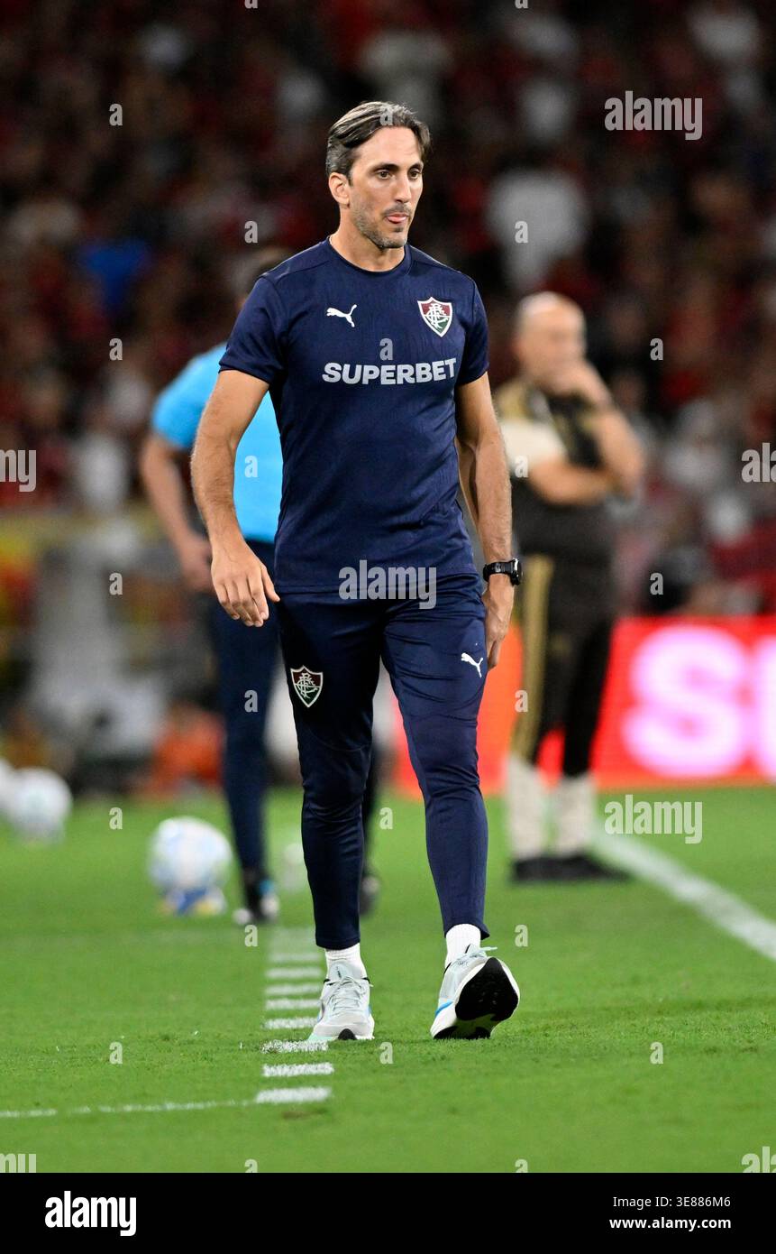 Rio de Janeiro, Brasile, 12 aprile 2026. Campionato brasiliano di calcio, partita tra Flamengo e Fluminense allo stadio Maracanã. Gioco di Flamengo Foto Stock