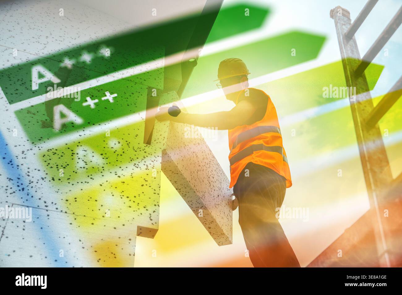 Il lavoratore completa il progetto di efficienza energetica nelle aree urbane utilizzando materiali graduati e misure per il miglioramento degli edifici Foto Stock