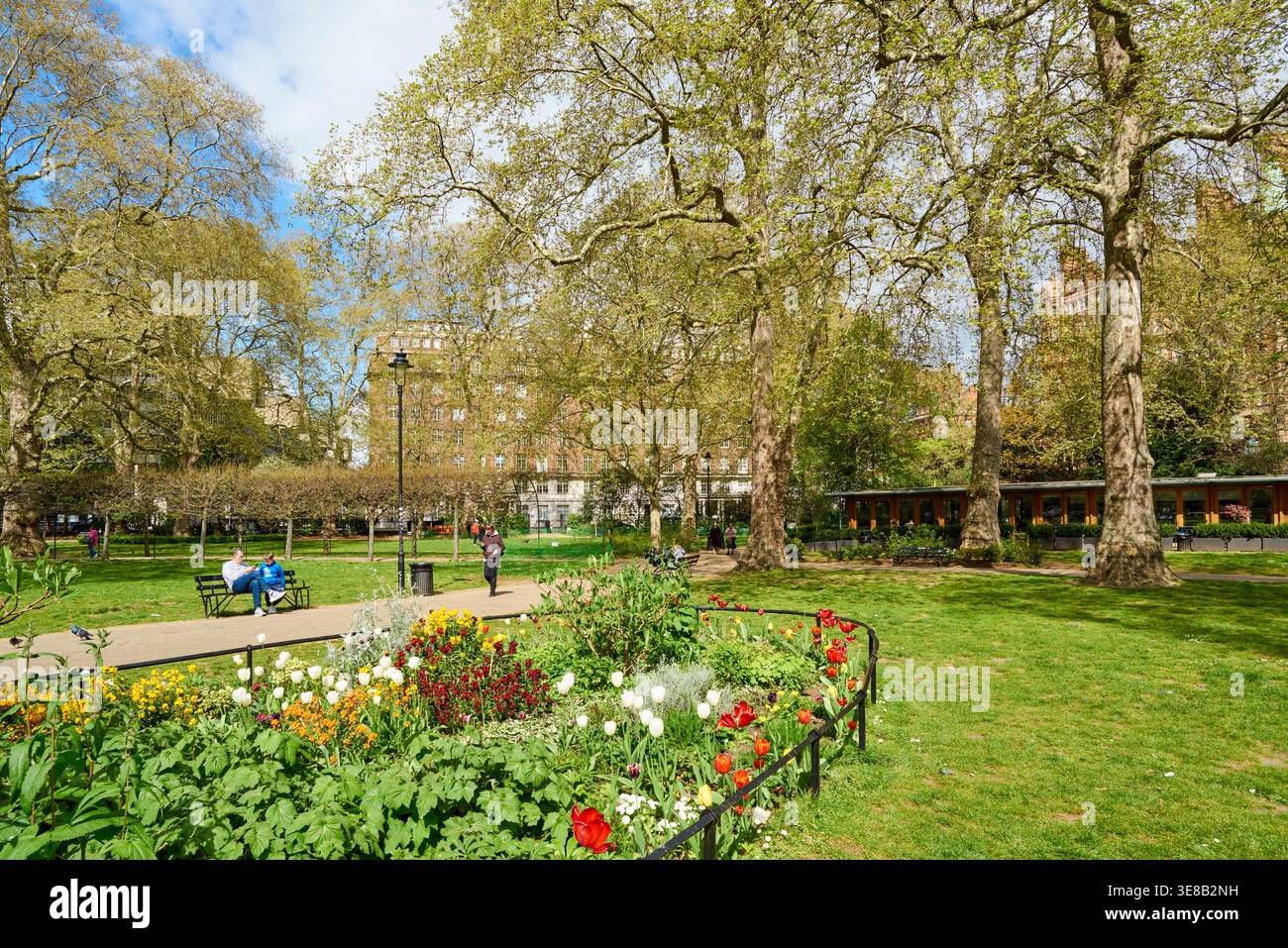 Russell Square, Bloomsbury, Londra, Regno Unito, in primavera Foto Stock