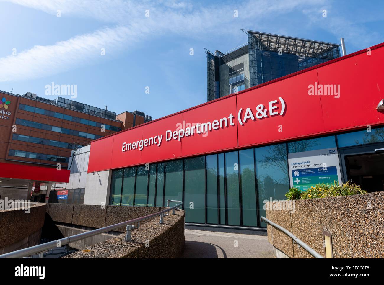 Londra. Regno Unito - aprile 08. 2026. Il pronto soccorso e il pronto soccorso dell'ospedale St. Thomas. Foto Stock