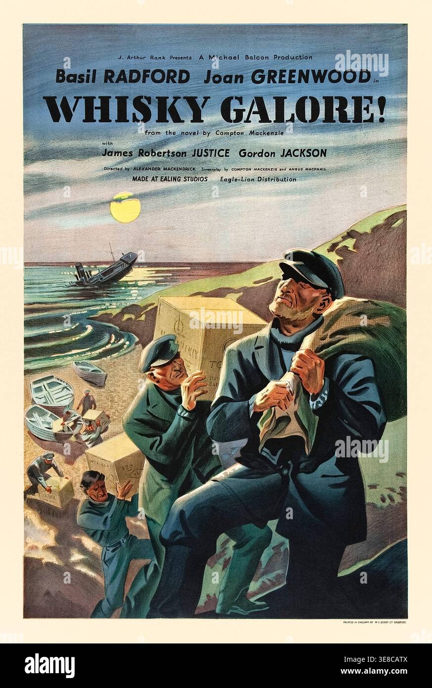 Whisky Galore! (1949) diretto da Alexander Mackendrick e interpretato da Basil Radford, Joan Greenwood e Gordon Jackson. Gli isolani scozzesi sulla remota isola di Todday celebrano quando un cargo carico di 50.000 casse di whisky si arenò durante il razionamento in tempo di guerra, quindi corrono per salvare il carico prima che le dogane locali e gli agenti delle accise possano confiscarlo. Fotografia di un poster originale del Regno Unito del 1949, SOLO PER USO EDITORIALE. Crediti: BFA / Ealing Studios Foto Stock