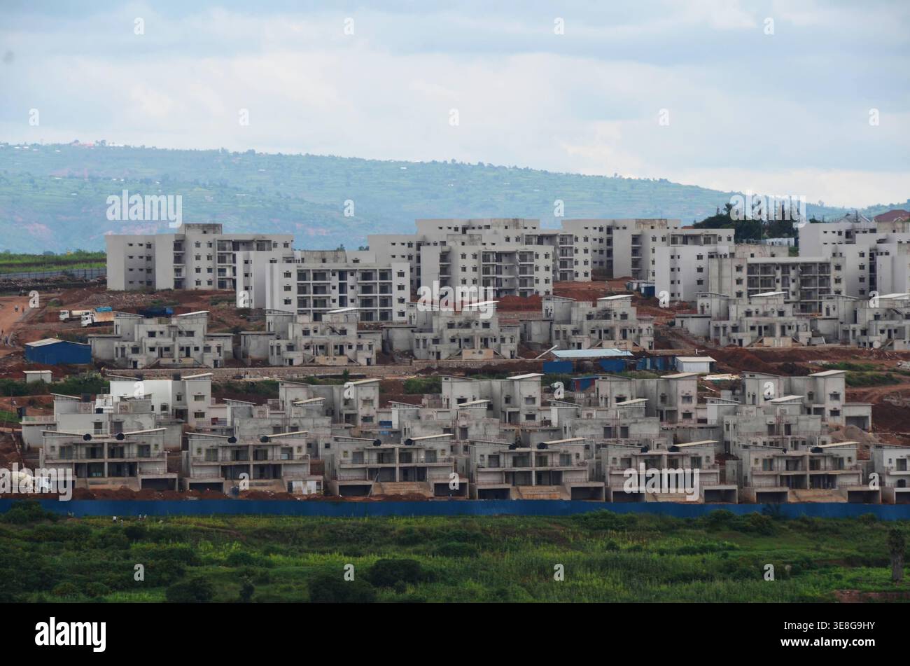 Kigali's leader immobiliare moderno conosciuto come Vision City a Gasabo. Foto Stock
