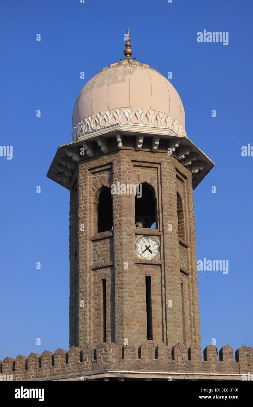 Moazzam Jahi Market Clock Tower, mostra dettagli architettonici indo-saracenici storici a Hyderabad, India. Foto Stock