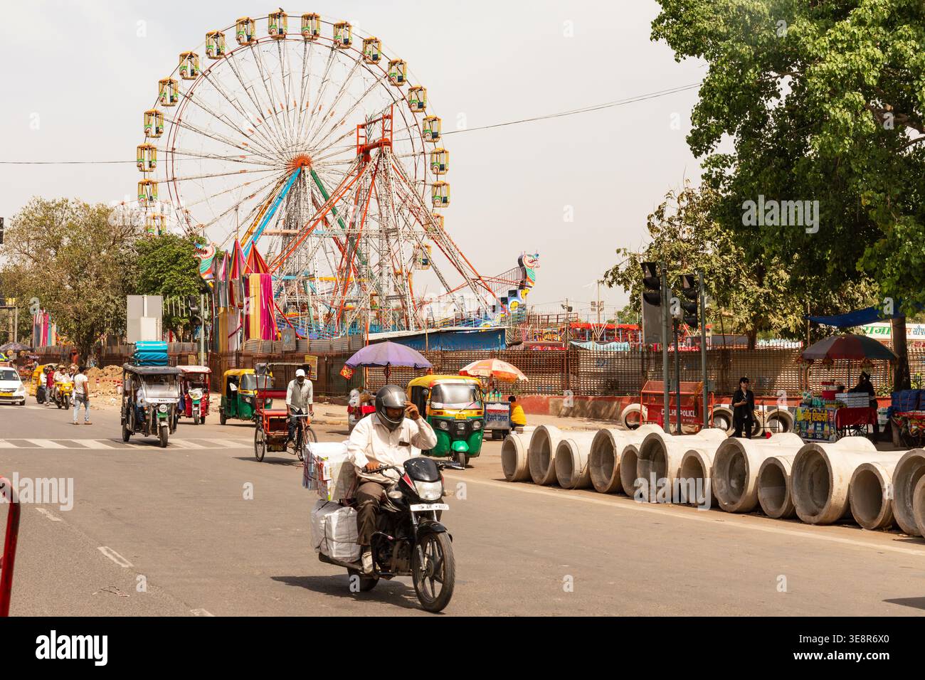 Ramlila Maidan noto anche come Red Fort Ground, Delhi, India. Questo luogo è famoso per l'annuale fiera Dussehra Mela. Foto Stock