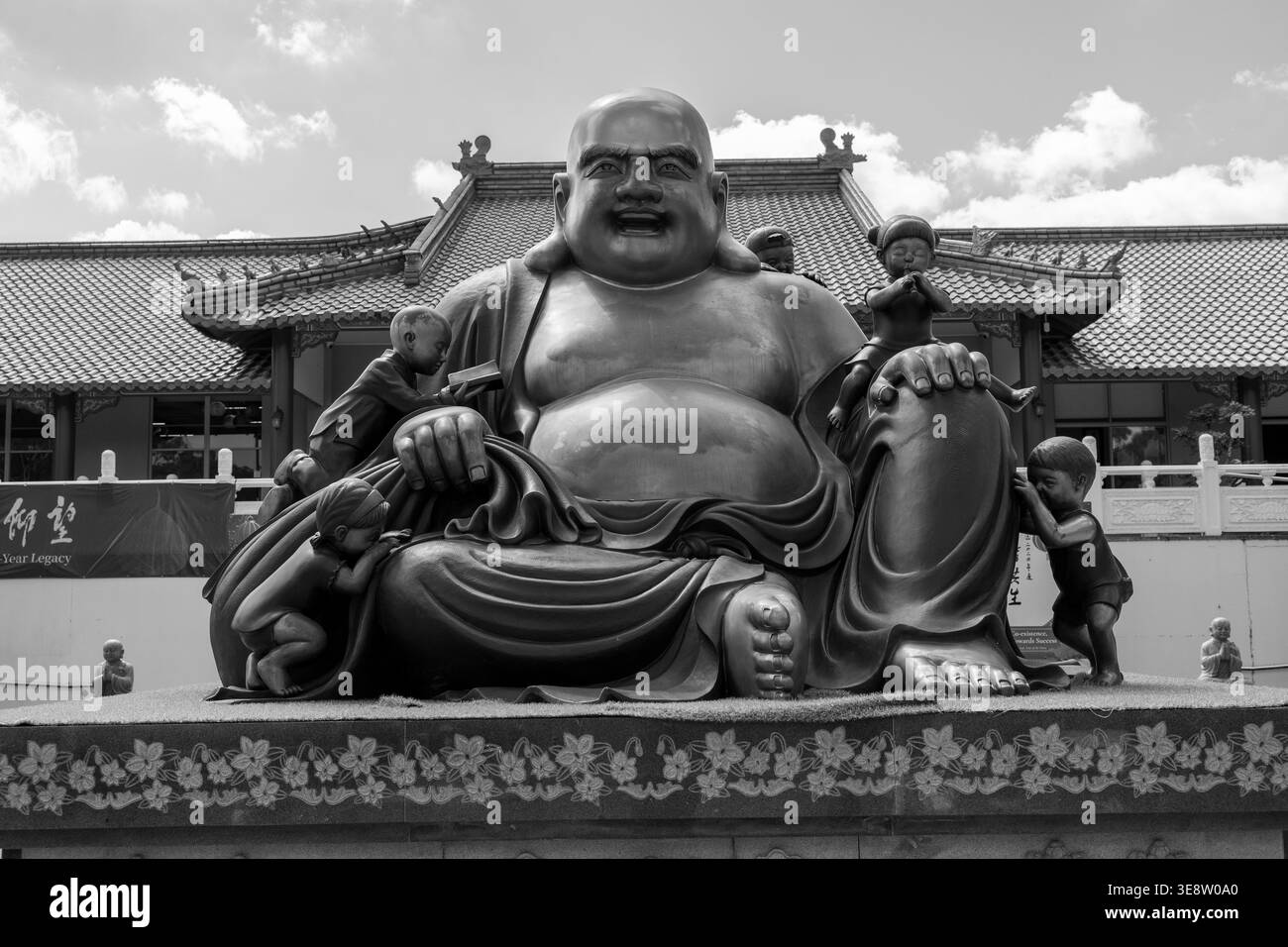 Chung Tian Temple, un tradizionale tempio buddista a Logan City, Queensland, Australia, caratterizzato da un'architettura ornata, giardini paesaggistici, e culturale Foto Stock