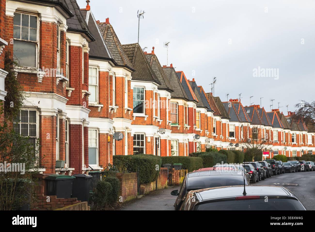Una fila di tradizionali case vittoriane a Crouch End, Londra, Regno Unito Foto Stock