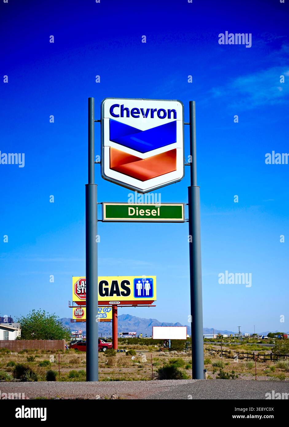 Distributore di benzina Chevron vicino al Grand Canyon, USA Foto Stock