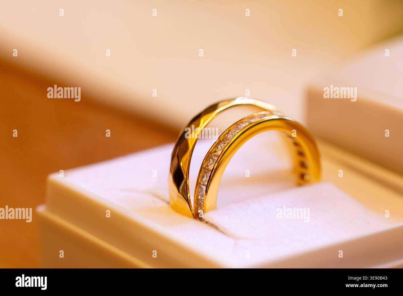 Close-up di anelli di nozze Foto Stock