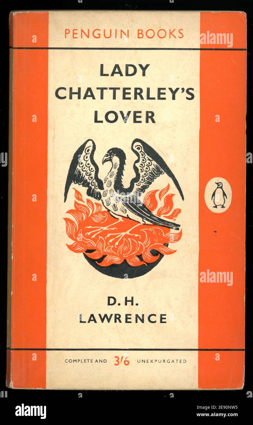 Copertina anteriore di un libro tascabile vintage Penguin, il famigerato Lady Chatterley's Lover di D H Lawrence, 1a pubblicazione 1928, questa edizione non expurgata pubblicata nel 1960 UK Foto Stock