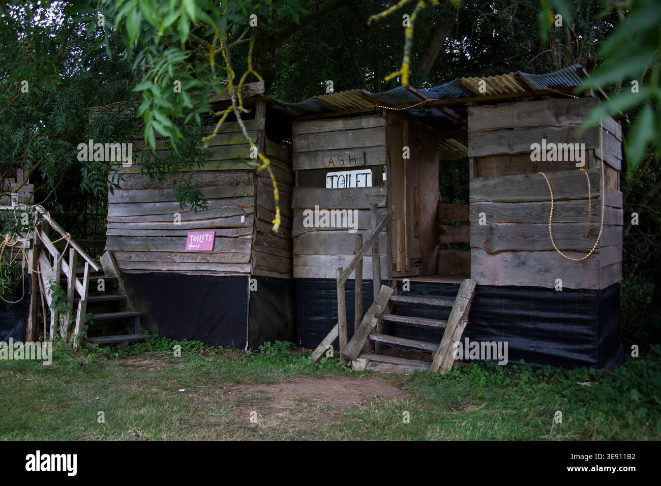 Toilette compost al Supernormal Festival 2019. Brazier's Park, Oxfordshire. Foto Stock