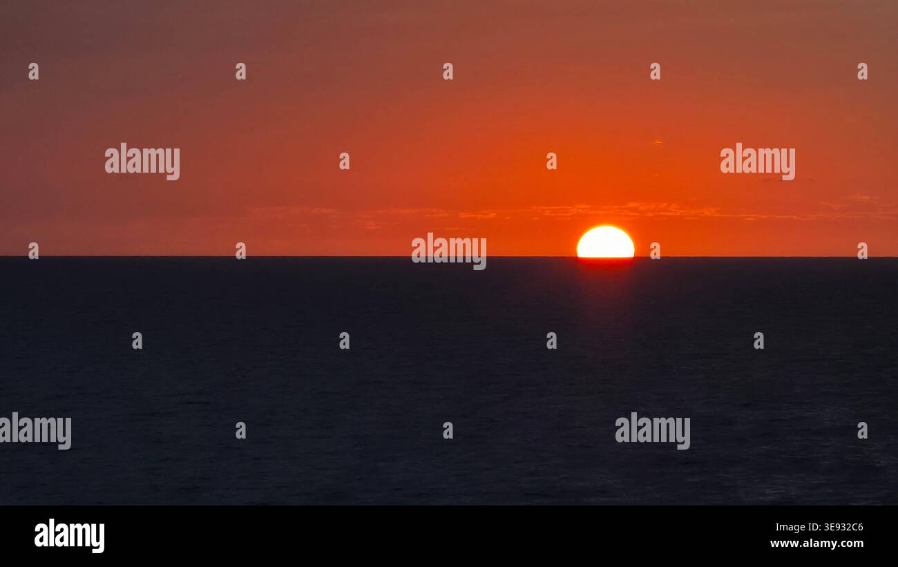 Tramonto caraibico vicino a Falmouth Giamaica, isola nazione sovrana dei Caraibi e membro del Commonwealth britannico. 03.01.26 Foto Stock