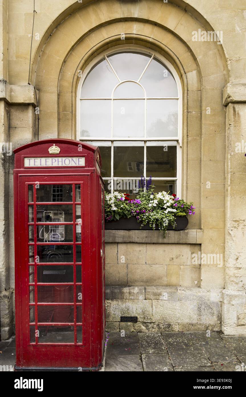 LONDRA - 17 LUGLIO: Stivali telefonici nel centro della capitale del Regno Unito il 17 luglio 2015 a Londra, Regno Unito Foto Stock