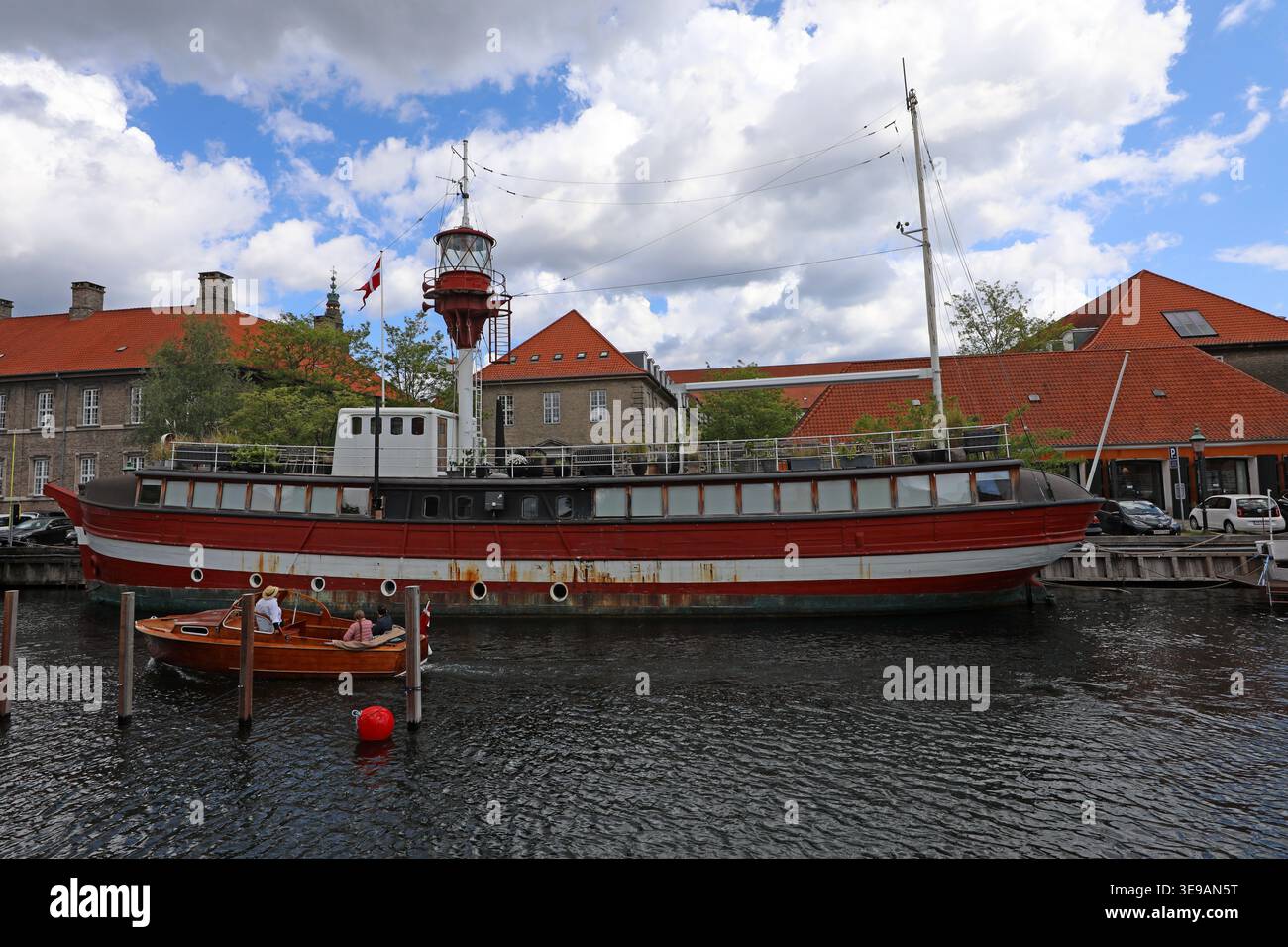 Lightboat Copenaghen - Nave faro n. XI (Fyrskib n. XI), un vecchio faro galleggiante danese, Copenaghen, Danimarca. Foto Stock
