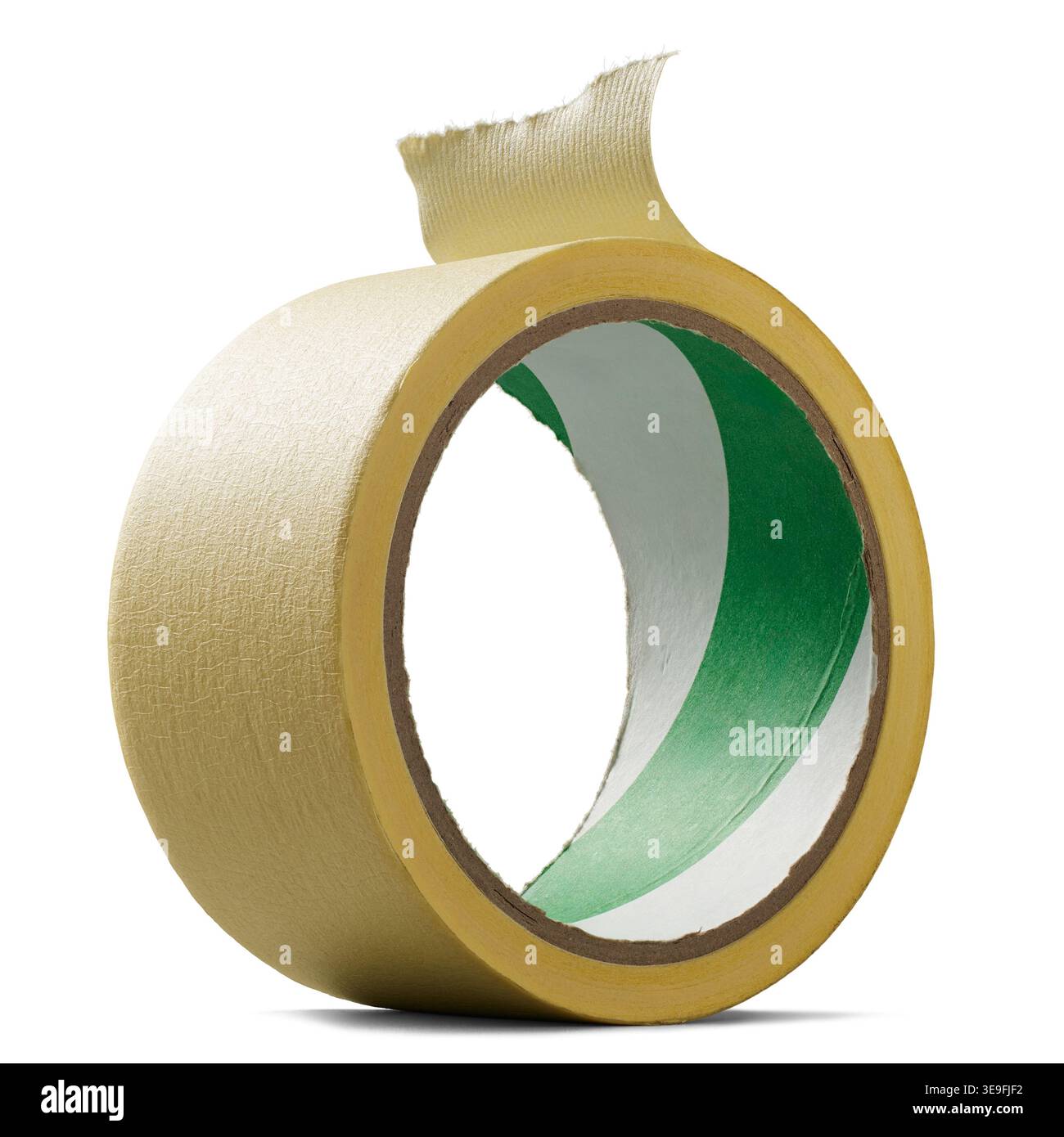 rotolo di nastro di mascheratura in carta beige sfondo bianco isolato, vista laterale con estremità staccata e nucleo interno verde, modello mock-up con ombra Foto Stock