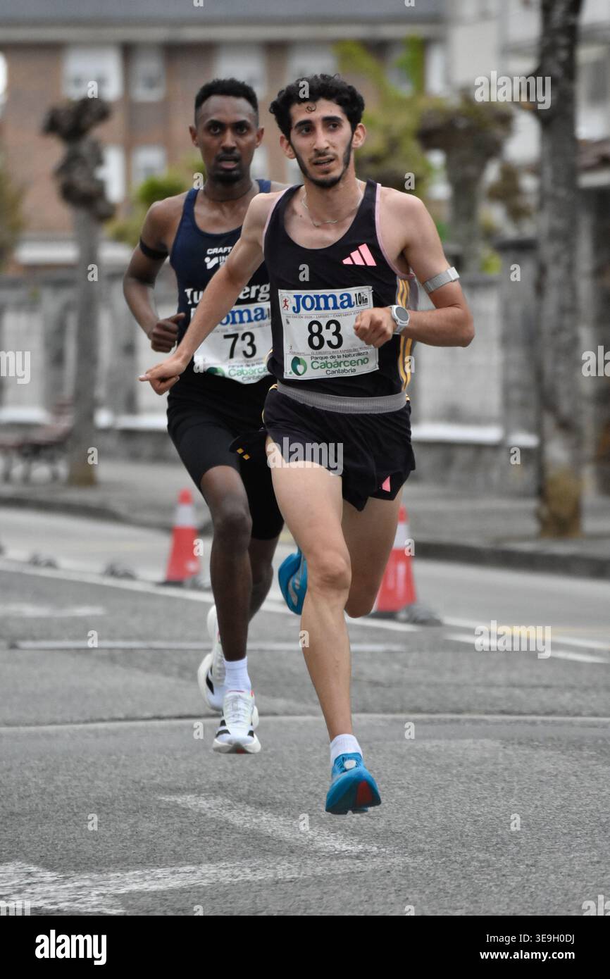 Spagna, 18 aprile 2026: I corridori d'élite in azione nella gara di 10 km, che ha caratterizzato diversi record nazionali ed europei ed è stato probabilmente il più veloce del mondo, a Laredo, Cantabria, Spagna. Crediti: Javier Linares Misionero / Alamy Live News Foto Stock