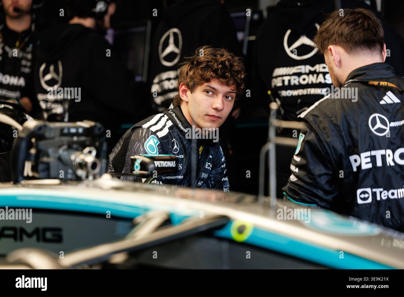 Suzuka, 29 marzo 2026: Kimi Antonelli (ITA) di Mercedes in garage prima della gara durante il Gran Premio di Formula 1 del Giappone 2026. © corleve/Alamy Live Foto Stock