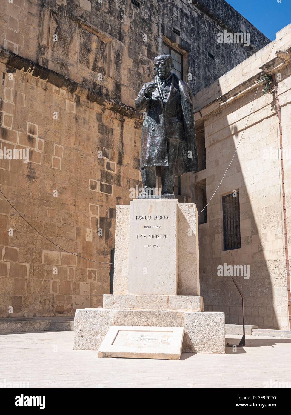 Statua in bronzo di Pawlu Boffa primo ministro di Malta Foto Stock