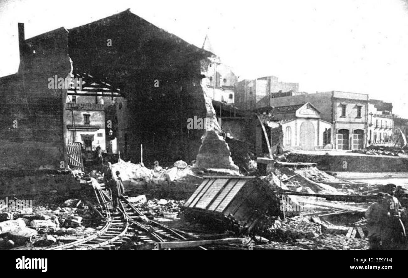 La fotografia d'archivio cattura un'altra prospettiva della devastante inondazione del 1908 a Palamós, una città costiera della Catalogna. Fa parte della documentazione storica che documenta l'impatto della catastrofe naturale. Foto Stock
