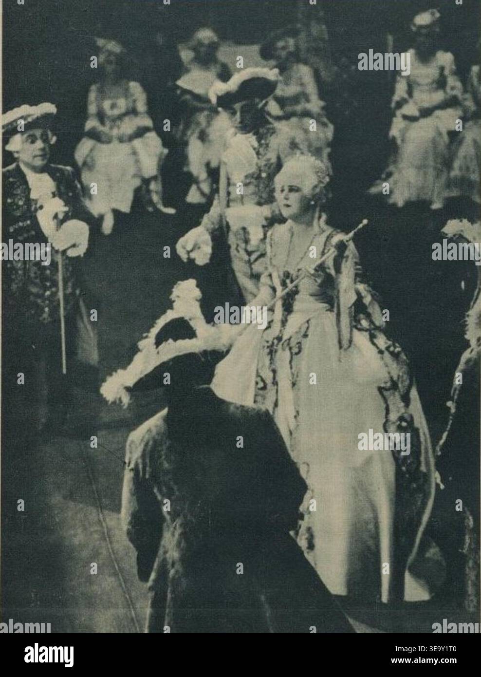 Otto Skall era un fotografo attivo prima del 1936. La stampa fotografica storica riproduce lotte Lehmann (1888-1976), un soprano tedesco, che si esibisce in "Manon" di Jules Massenet, documentando le esecuzioni operistiche dei primi anni del XX secolo. Foto Stock