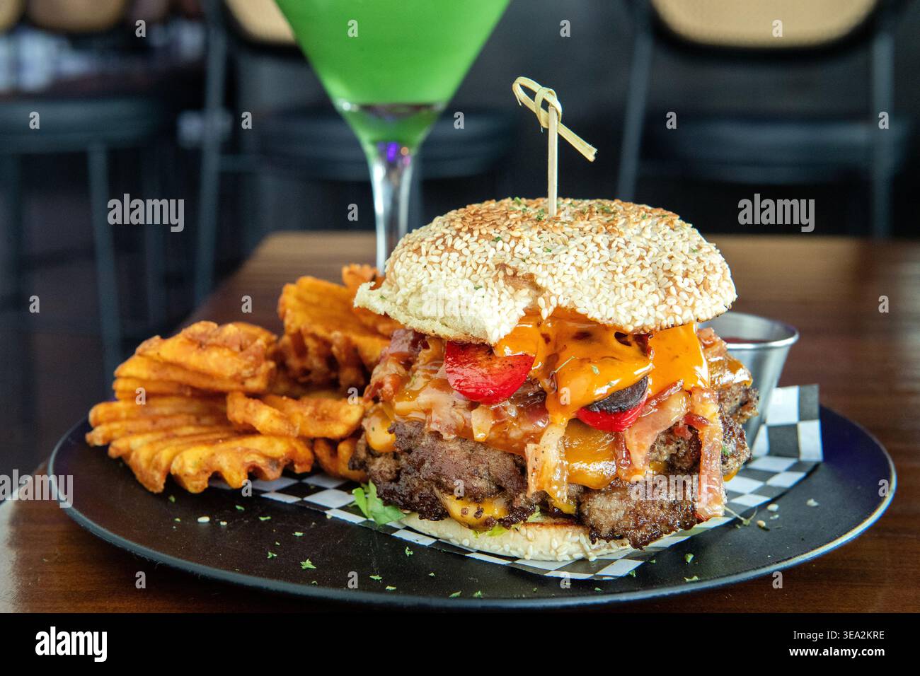 The Oribello Burger at Oribello's Bar and Kitchen, Austin, Texas, 7 agosto 2025. (Foto di John Anderson) Foto Stock