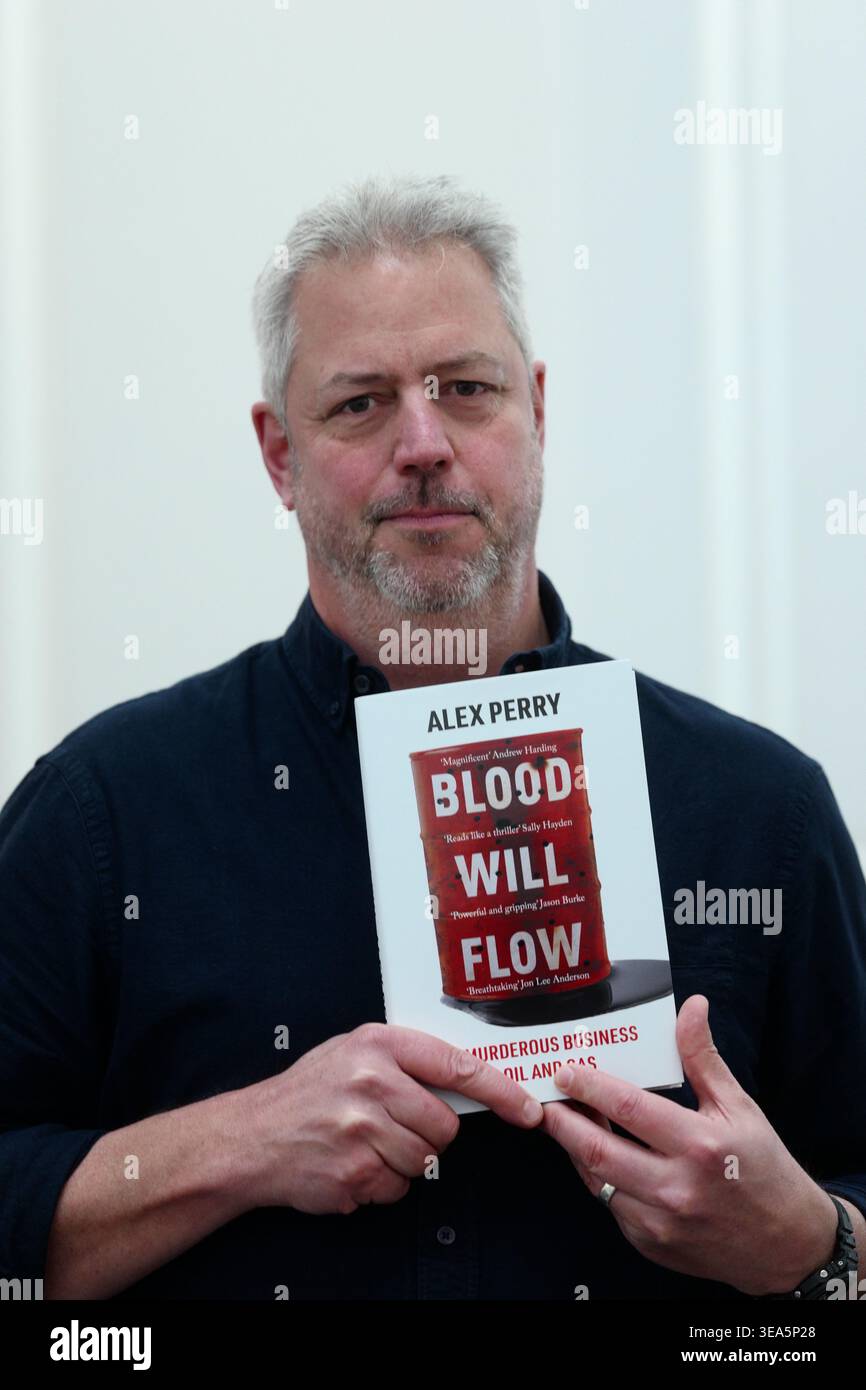 LONDRA, Regno Unito, 21 aprile 2026. L'autore Alex Perry presenta il suo nuovo libro, Blood Will Flow: The Murderous Business of Oil and gas. Crediti: Ian Bozic, Alamy Live News Foto Stock