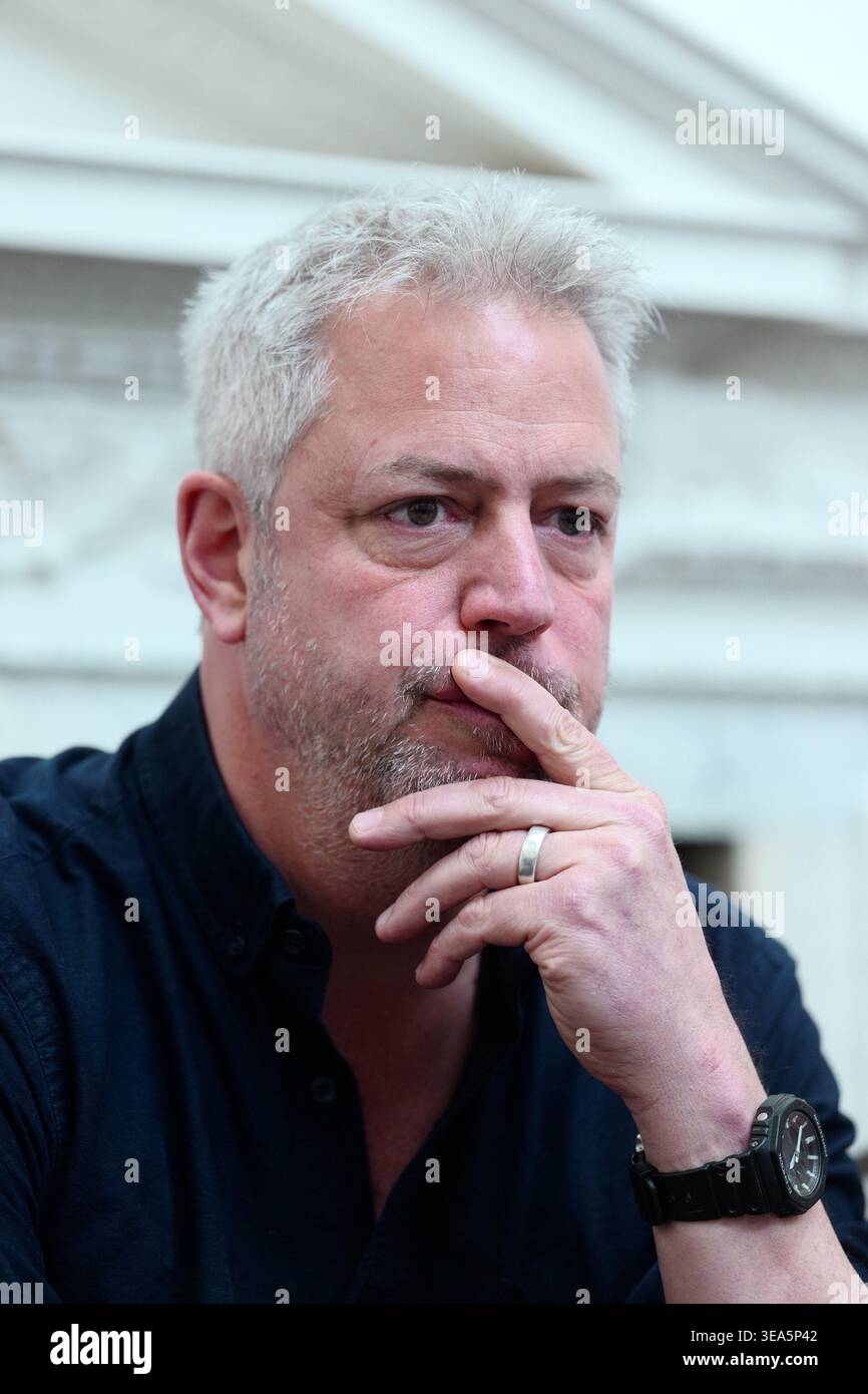 LONDRA, Regno Unito, 21 aprile 2026. L'autore Alex Perry presenta il suo nuovo libro, Blood Will Flow: The Murderous Business of Oil and gas. Crediti: Ian Bozic, Alamy Live News Foto Stock