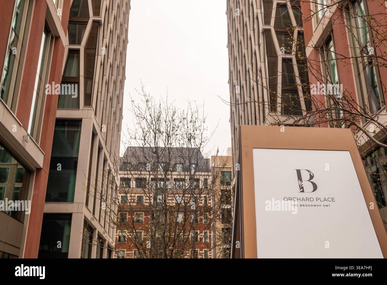 LONDRA - 13 MARZO 2026: Orchard Place The Broadway SW1 ex sede di New Scotland Yard Westminster Londra Foto Stock