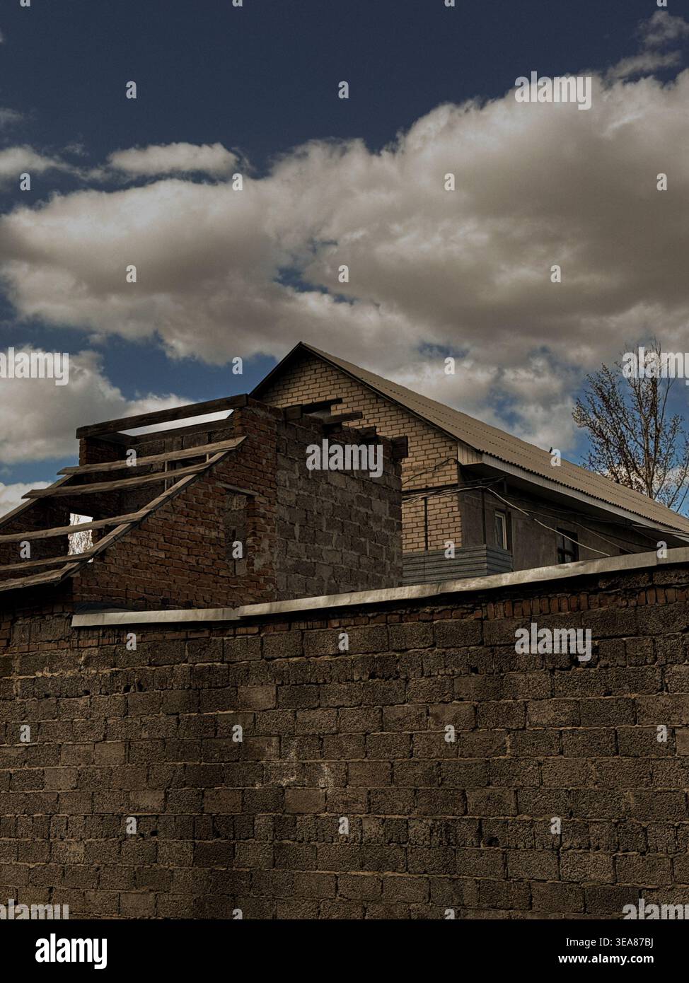 Case rurali nella città russa Foto Stock