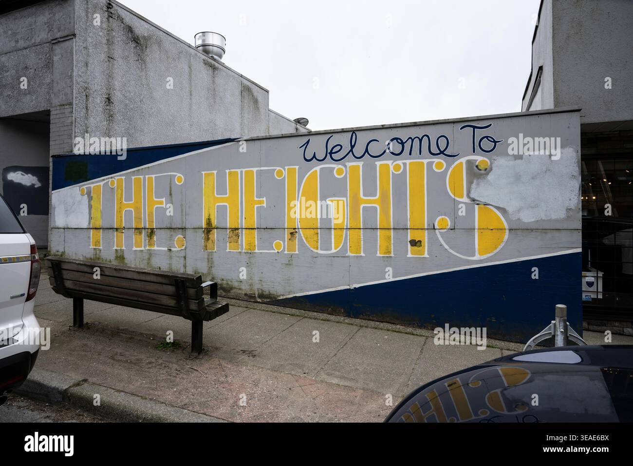 Benvenuto al murale Heights in East Hastings Street a Burnaby, British Columbia, Canada Foto Stock