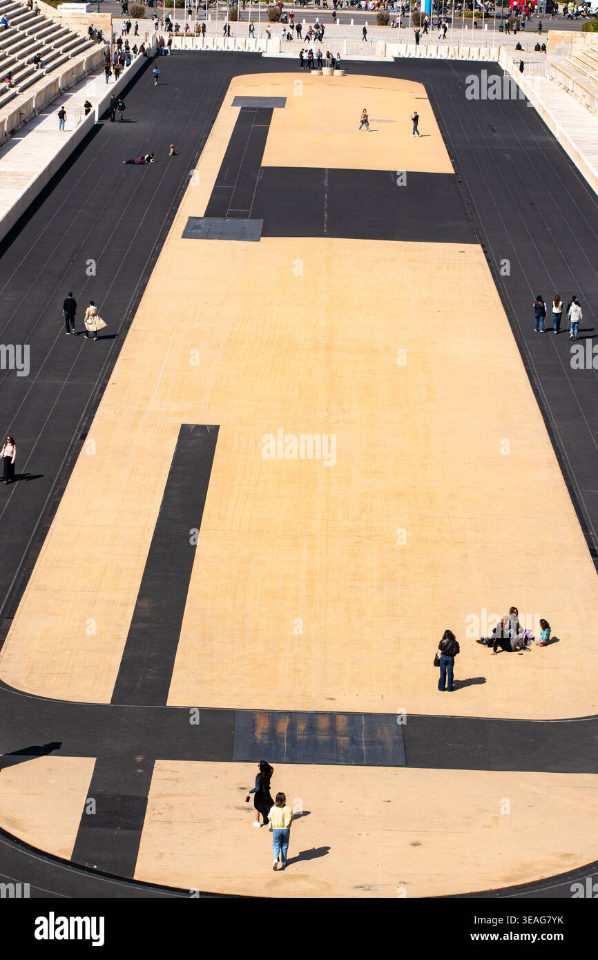 Sedili di marmo dello Stadio Panatenaico ad Atene Foto Stock