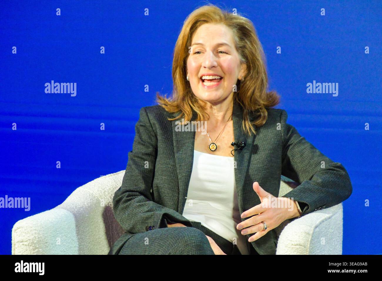 Kim Schrier (D-WA) di Axios: Closing the Gap to Specialty Care. 22 aprile 2026 Foto Stock