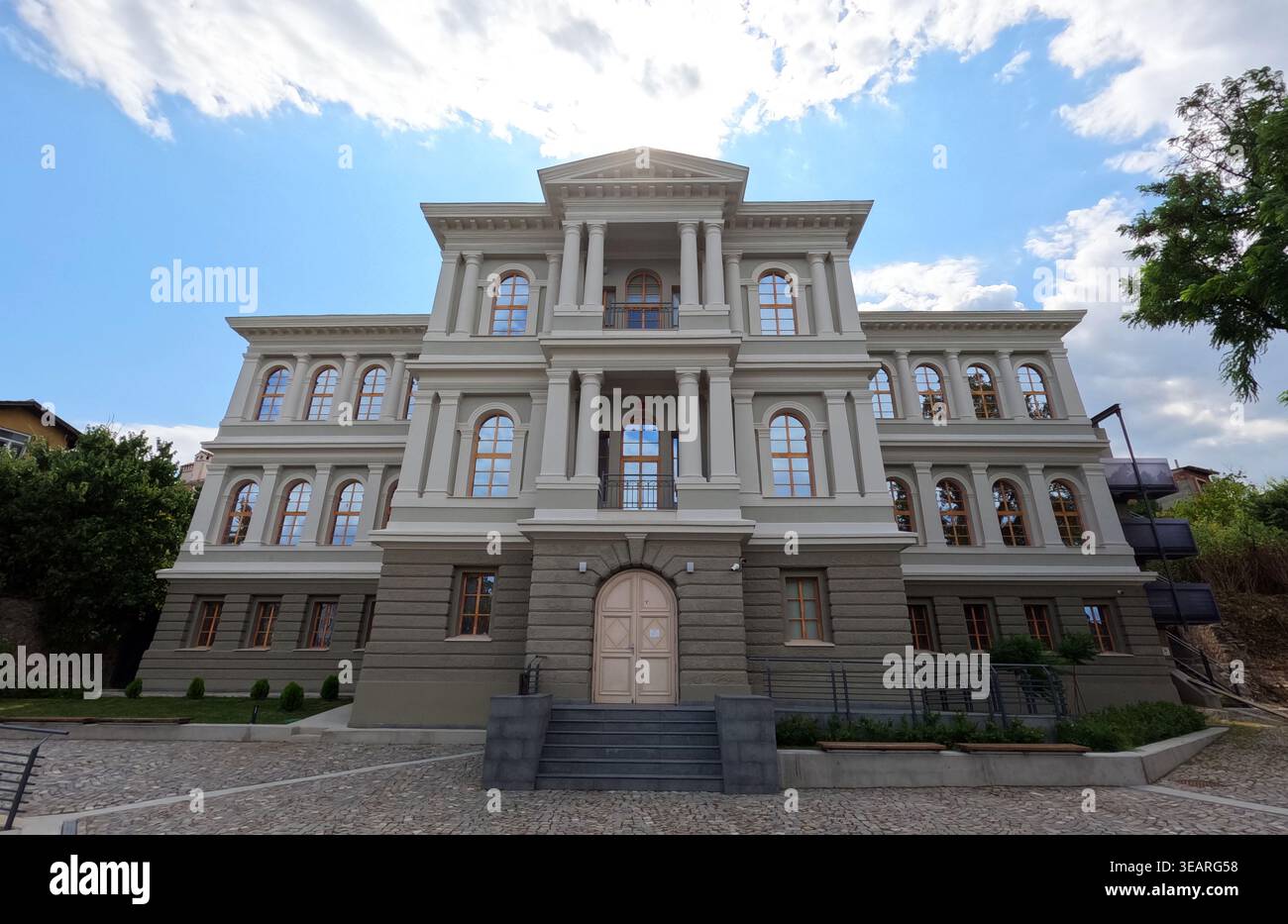 Foto della City Art Gallery Plovdiv, un edificio storico restaurato del 1881, in origine una scuola femminile, che ora ospita una grande collezione d'arte. 2023 Foto Stock