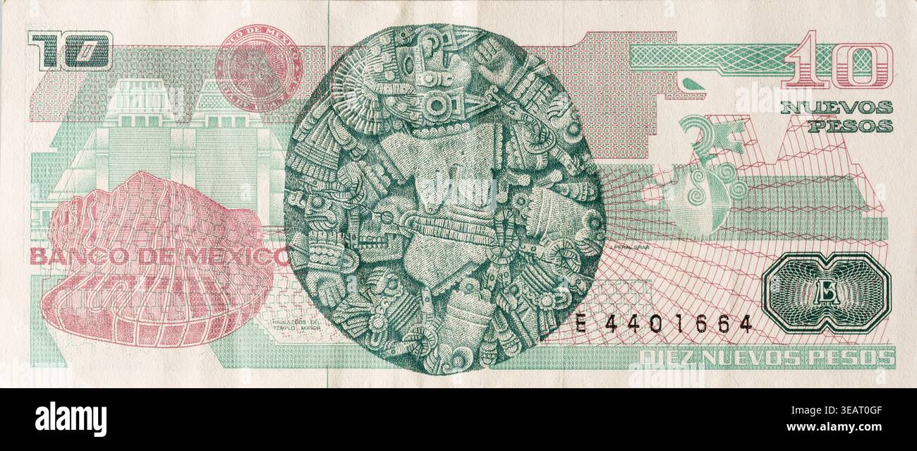 Rovescio della banconota messicana da 10 pesos Nuevo con la pietra solare azteca Foto Stock