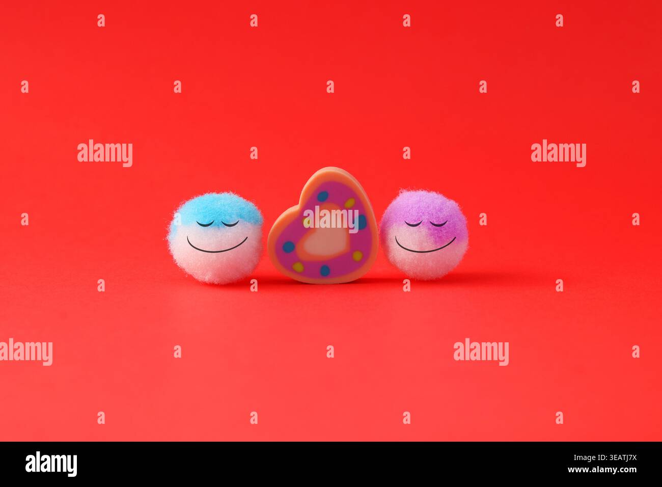 Felici insieme con un amore colorato Foto Stock