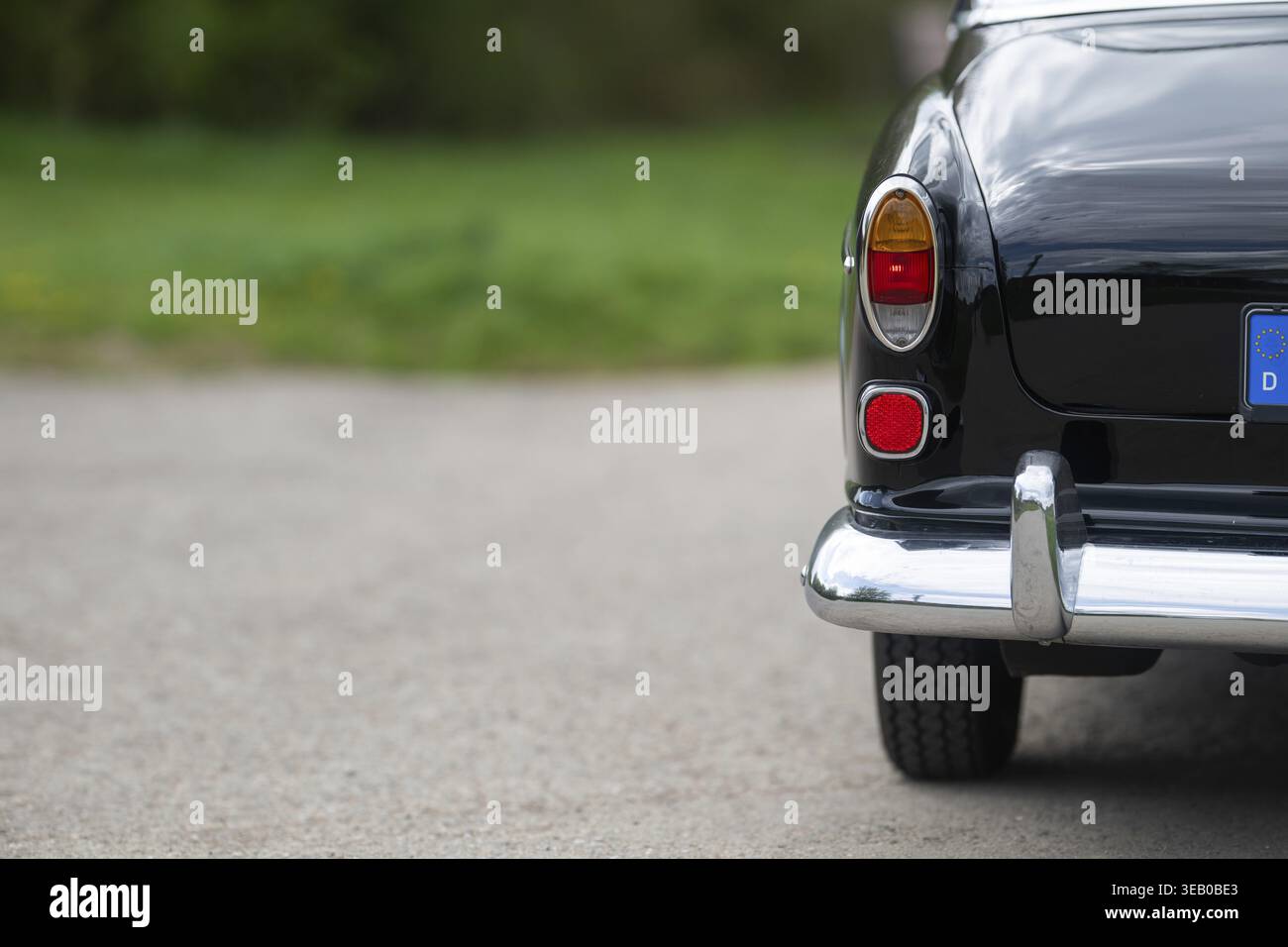 Luce posteriore e luce di arresto, paraurti cromato, parte posteriore, auto d'epoca, Volvo Amazon, auto di classe media prodotta dalla casa automobilistica svedese Volvo, costruita nel 1968 Foto Stock