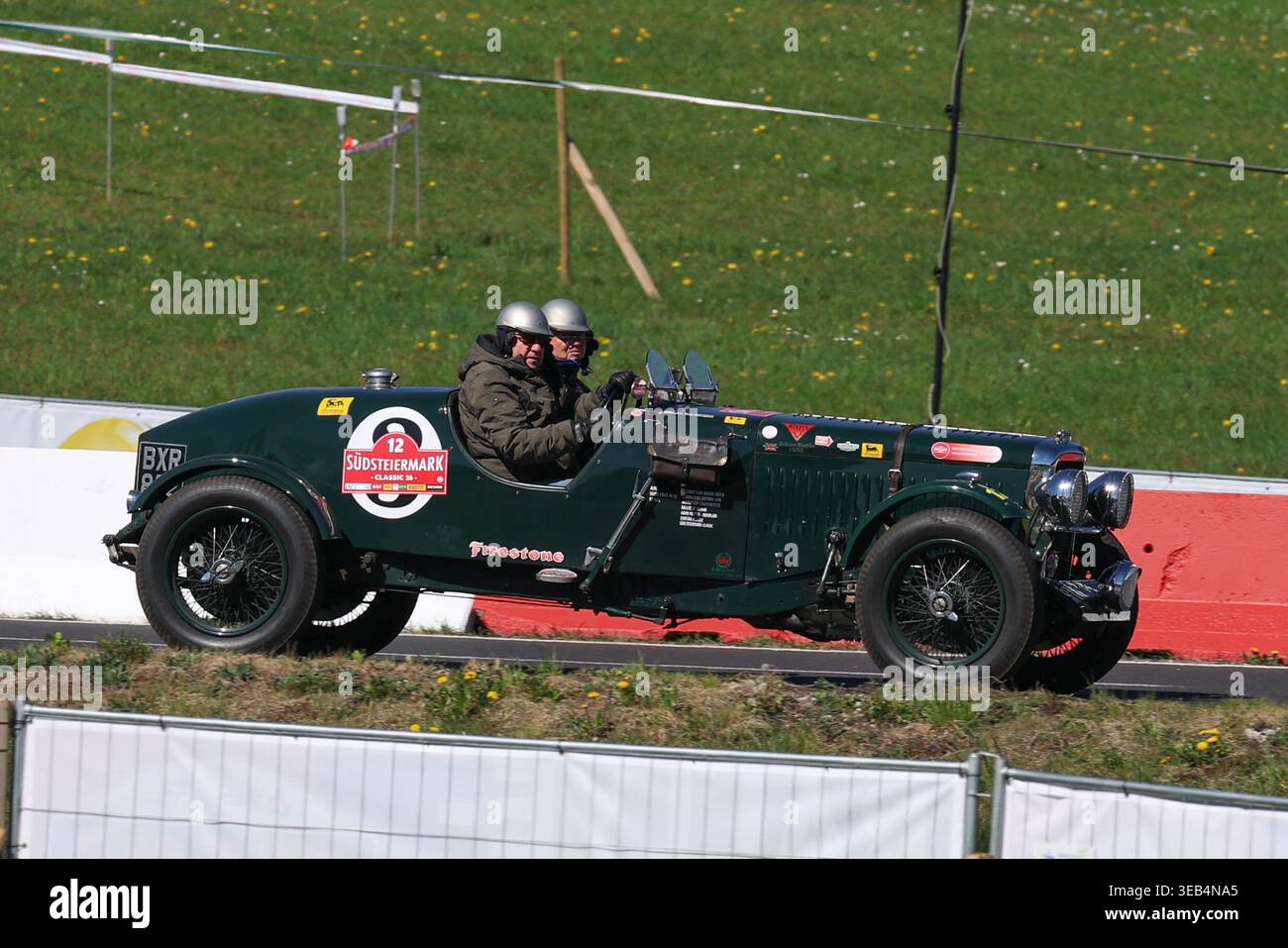 Auto d'epoca in azione durante la tappa speciale di Rechberg nell'ambito della Suedsteiermark Classic, tenutasi il 24 aprile 2026 in Stiria, Austria. L'immagine mostra Guenter Schwarzbauer, Gottfried Sommerauer (Alvis Silver Eagle 16/95) BJ 1934. Foto Stock