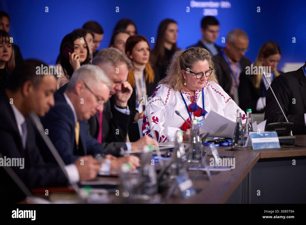 La Russia sta tentando di interrompere qualsiasi legame che i bambini hanno con l’Ucraina; sono necessarie azioni rapide per riportarli a casa – Presidente alla riunione inaugurale della Coalizione internazionale per il ritorno dei bambini ucraini. Il presidente ucraino Volodymyr Zelenskyy ha partecipato alla riunione inaugurale della Coalizione internazionale per il ritorno dei bambini ucraini, illegalmente deportati e costretti a trasferirsi nella Federazione russa dai territori temporaneamente occupati del nostro stato. Foto Stock